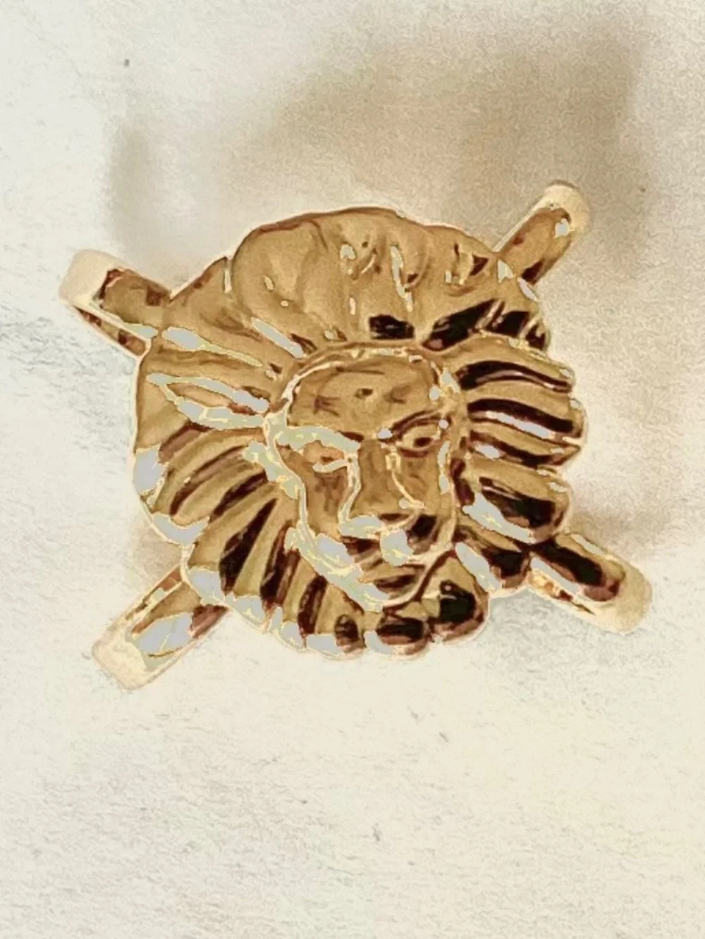 Lilly Pulitzer Lion Scarf Slider Ring.  Gold Tone Metal.  NWT